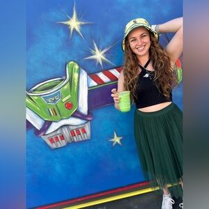 REINTRODUCING TAYLOR🫶 (that’s me)